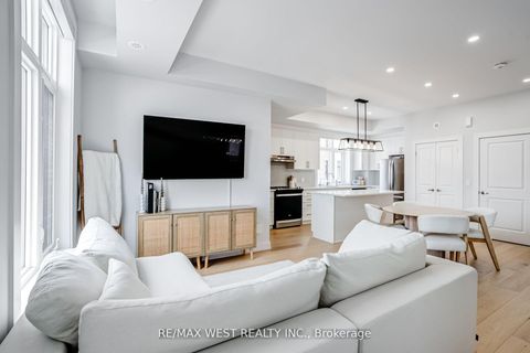 Photo 14 at 223 - 9570 Islington Avenue, Sonoma Heights, Vaughan