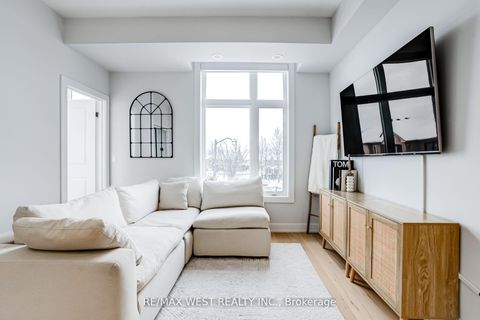 Photo 16 at 223 - 9570 Islington Avenue, Sonoma Heights, Vaughan