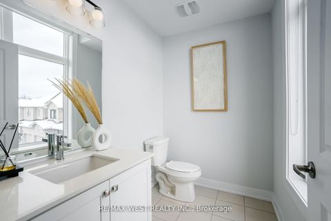 Photo 18 at 223 - 9570 Islington Avenue, Sonoma Heights, Vaughan