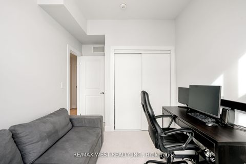 Photo 27 at 223 - 9570 Islington Avenue, Sonoma Heights, Vaughan