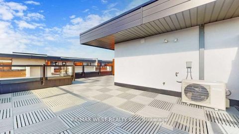 Photo 37 at 223 - 9570 Islington Avenue, Sonoma Heights, Vaughan