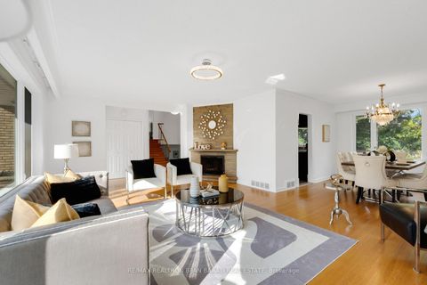 Photo 6 at 38 Whittaker Crescent, Bayview Village, Toronto