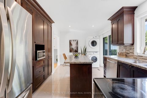 Photo 11 at 38 Whittaker Crescent, Bayview Village, Toronto