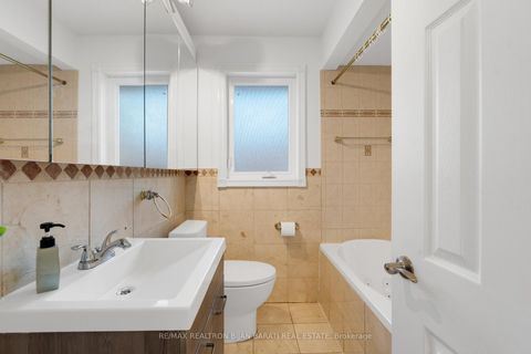 Photo 22 at 38 Whittaker Crescent, Bayview Village, Toronto