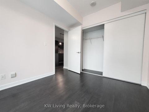 Photo 4 at 2005 - 100 Harbour Street, Waterfront Communities C1, Toronto