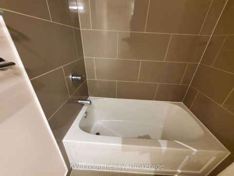 Photo 6 at 2005 - 100 Harbour Street, Waterfront Communities C1, Toronto