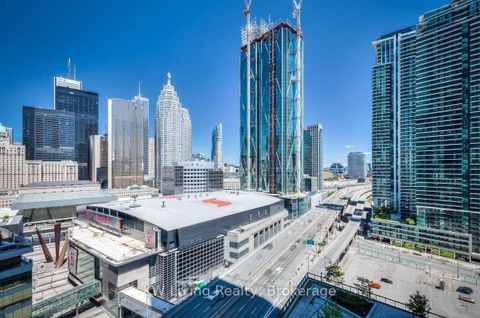 Photo 9 at 2005 - 100 Harbour Street, Waterfront Communities C1, Toronto