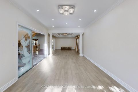 Photo 4 at 57 Cassandra Crescent, Bayview Hill, Richmond Hill