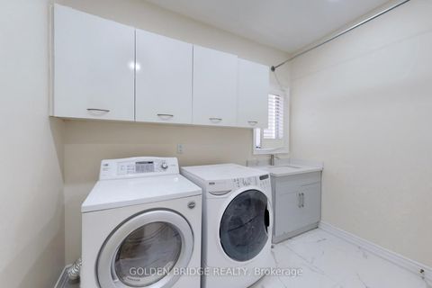 Photo 12 at 57 Cassandra Crescent, Bayview Hill, Richmond Hill