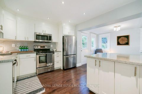 Photo 9 at 331 Scarborough Road, The Beaches, Toronto