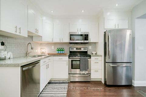 Photo 10 at 331 Scarborough Road, The Beaches, Toronto