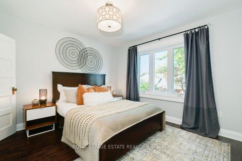Photo 16 at 331 Scarborough Road, The Beaches, Toronto