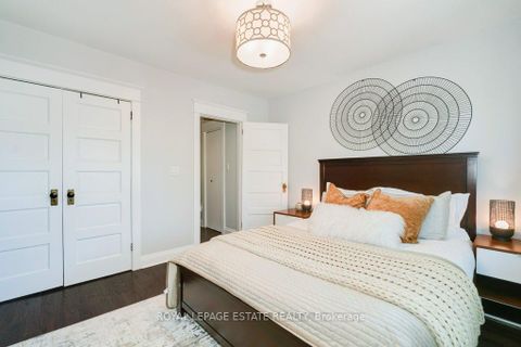 Photo 17 at 331 Scarborough Road, The Beaches, Toronto