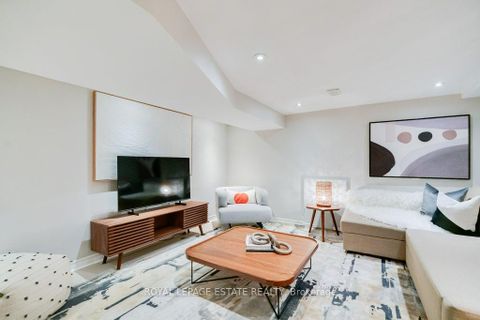 Photo 26 at 331 Scarborough Road, The Beaches, Toronto