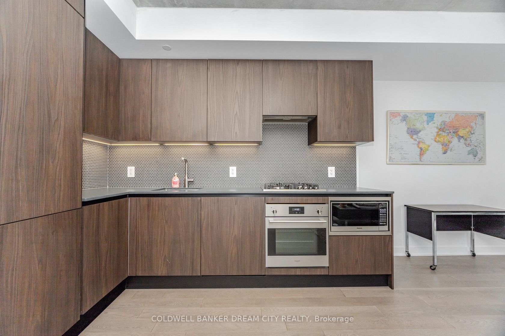 Photo 7 at 423 - 2720 Dundas Street W, Junction Area, Toronto Photo 7 at 423 - 2720 Dundas Street W, Junction Area, Toronto