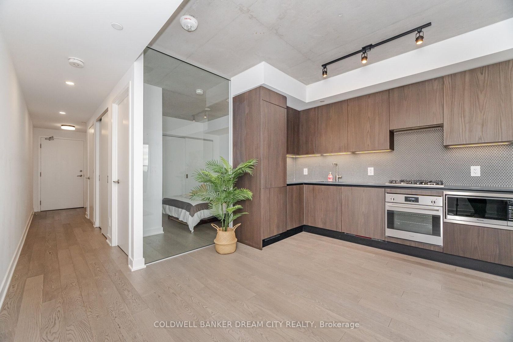 Photo 8 at 423 - 2720 Dundas Street W, Junction Area, Toronto Photo 8 at 423 - 2720 Dundas Street W, Junction Area, Toronto