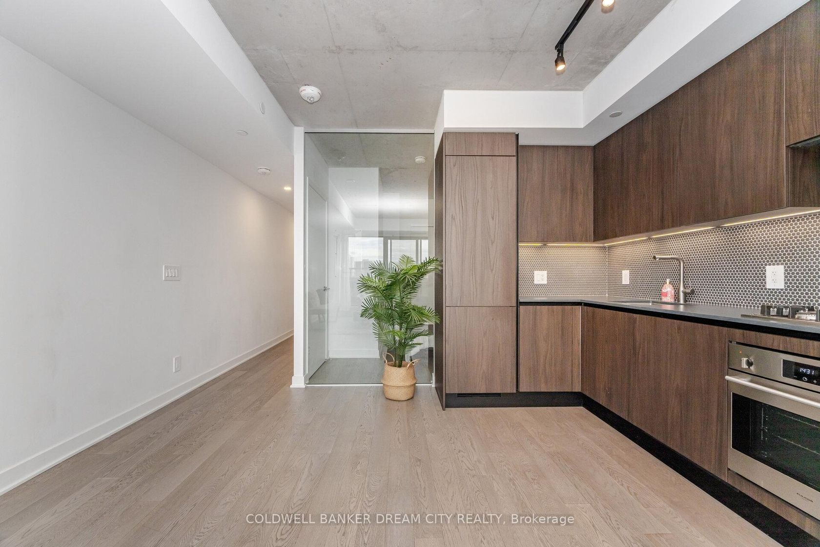 Photo 9 at 423 - 2720 Dundas Street W, Junction Area, Toronto Photo 9 at 423 - 2720 Dundas Street W, Junction Area, Toronto