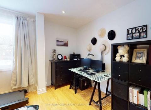 Photo 16 at 19 Lillooet Crescent S, North Richvale, Richmond Hill