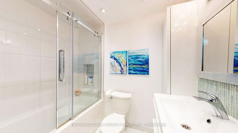 Photo 18 at 19 Lillooet Crescent S, North Richvale, Richmond Hill