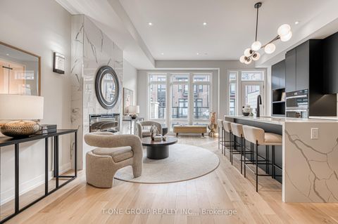 Photo 3 at 21 Ingersoll Lane, Jefferson, Richmond Hill