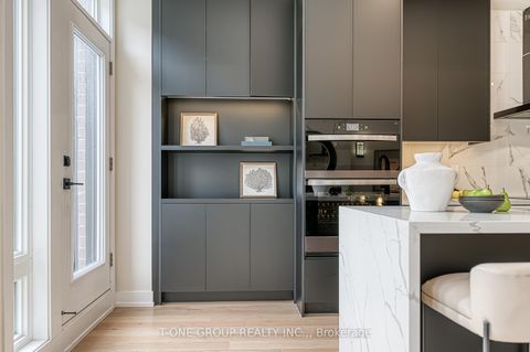 Photo 6 at 21 Ingersoll Lane, Jefferson, Richmond Hill