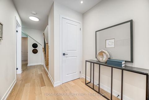 Photo 11 at 21 Ingersoll Lane, Jefferson, Richmond Hill