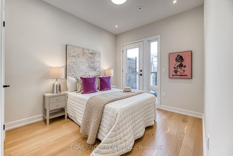 Photo 28 at 21 Ingersoll Lane, Jefferson, Richmond Hill