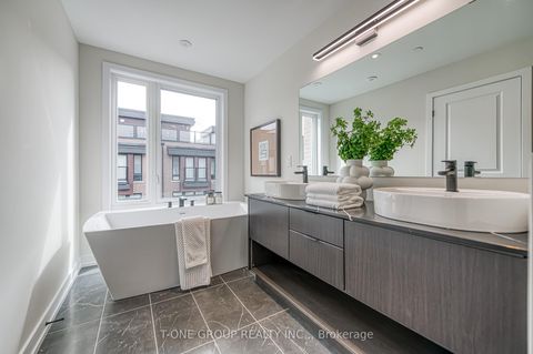 Photo 32 at 21 Ingersoll Lane, Jefferson, Richmond Hill