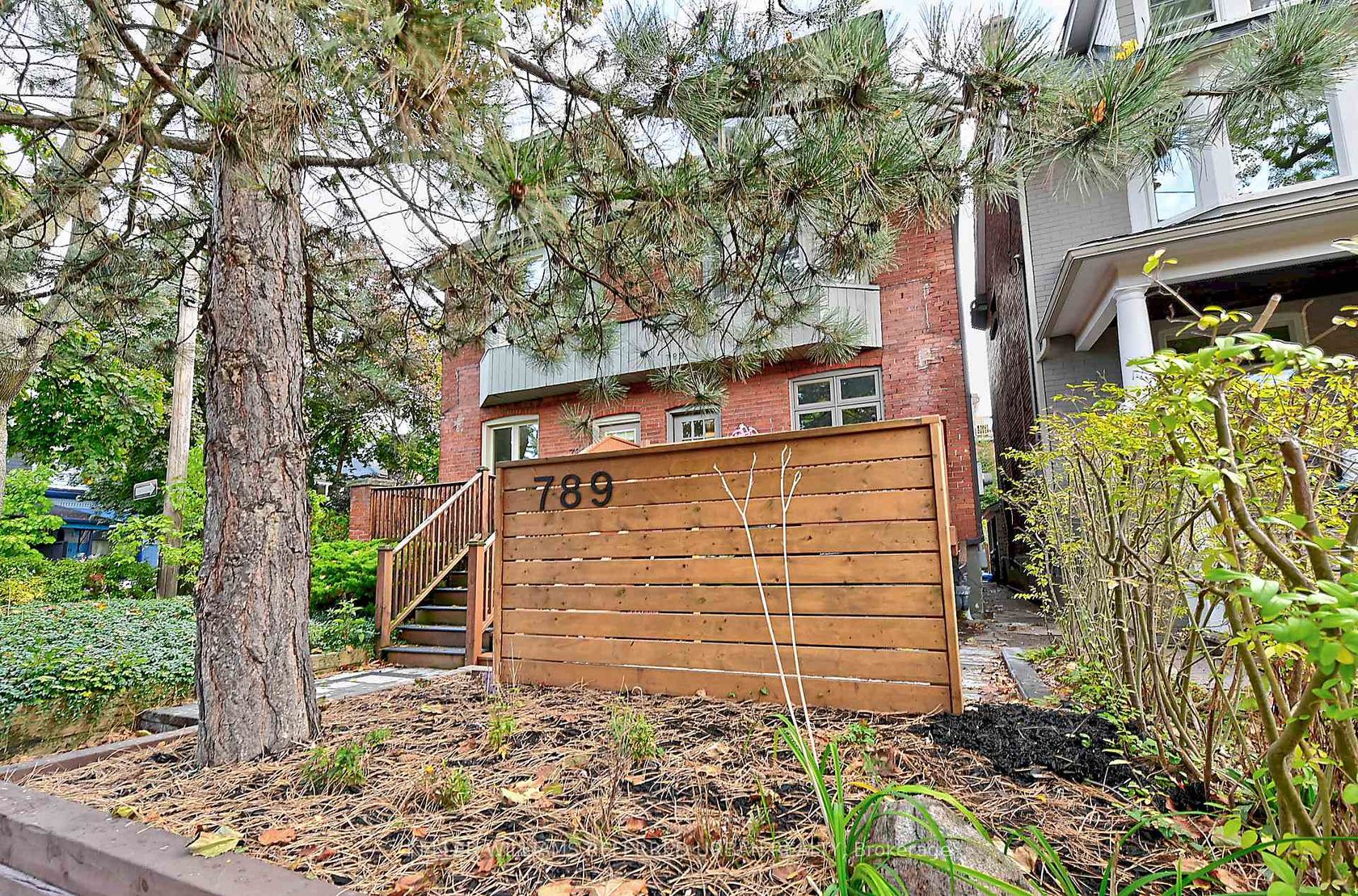 789 Markham Street, Annex, Toronto 
