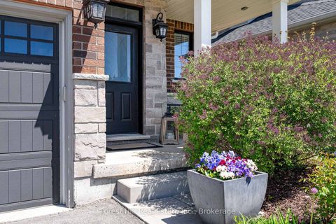 Photo 1 at 21 Marta Crescent, Ardagh, Barrie