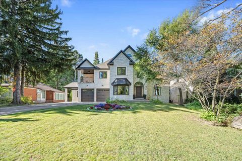 Photo 1 at 128 Park Crescent, Oak Ridges Lake Wilcox, Richmond Hill