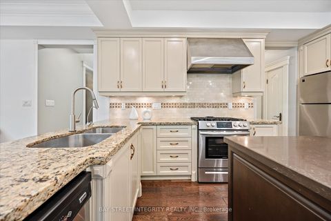 Photo 16 at 128 Park Crescent, Oak Ridges Lake Wilcox, Richmond Hill