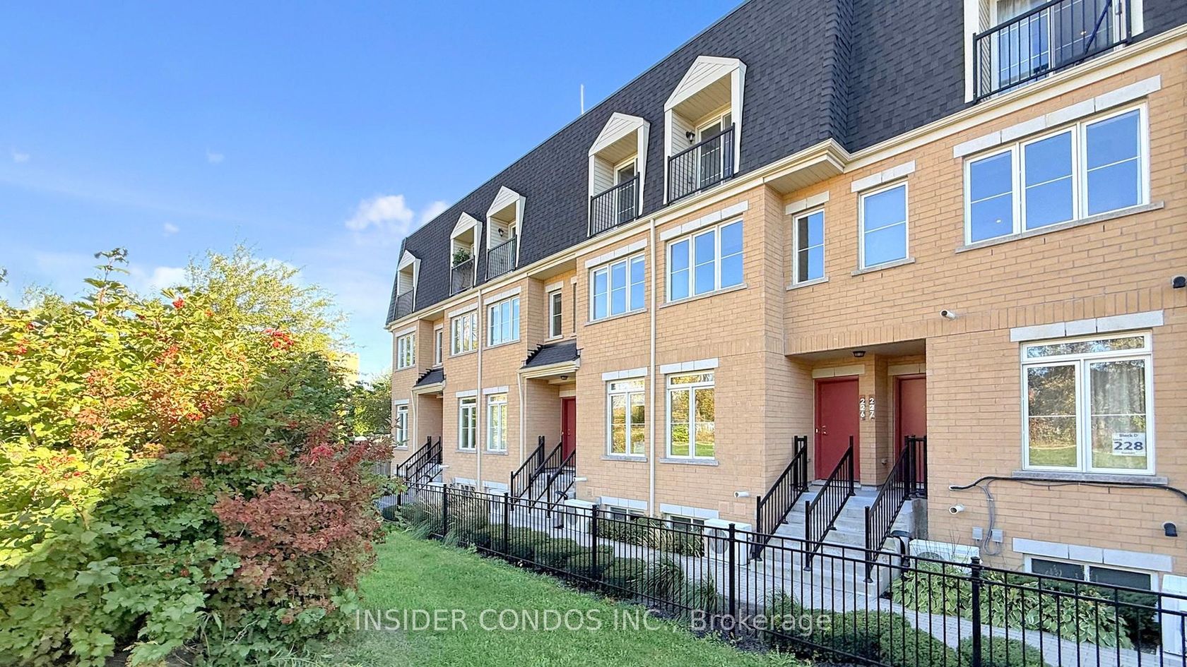 Photo 2 at 226 - 380 Hopewell Avenue, Belgravia, Toronto Photo 2 at 226 - 380 Hopewell Avenue, Belgravia, Toronto