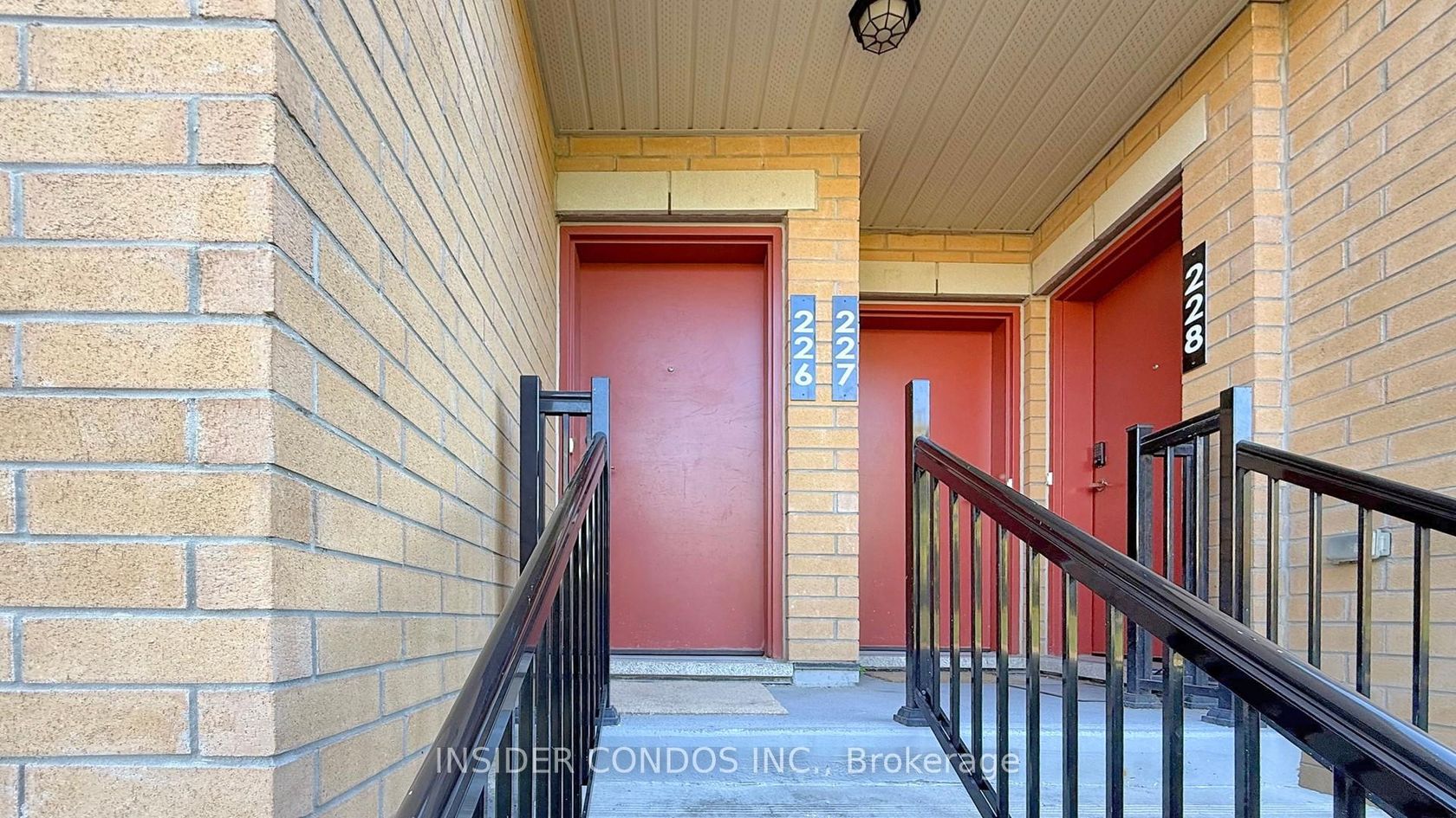Photo 5 at 226 - 380 Hopewell Avenue, Belgravia, Toronto Photo 5 at 226 - 380 Hopewell Avenue, Belgravia, Toronto