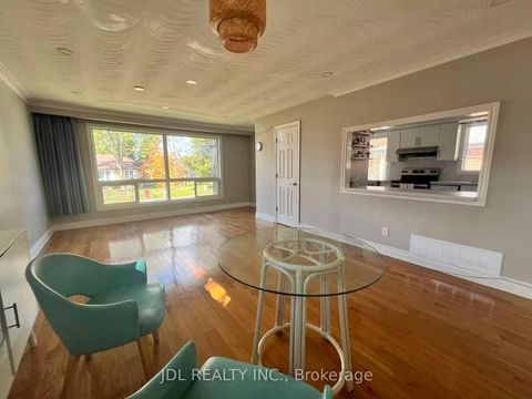 Photo 2 at 15 Summerglade Drive, Malvern West, Toronto