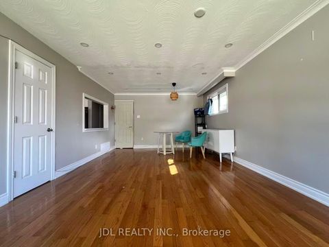 Photo 3 at 15 Summerglade Drive, Malvern West, Toronto