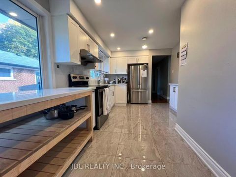 Photo 4 at 15 Summerglade Drive, Malvern West, Toronto