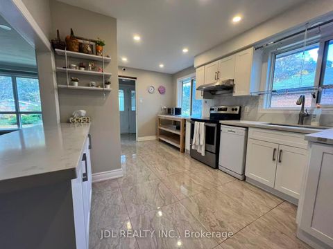Photo 5 at 15 Summerglade Drive, Malvern West, Toronto