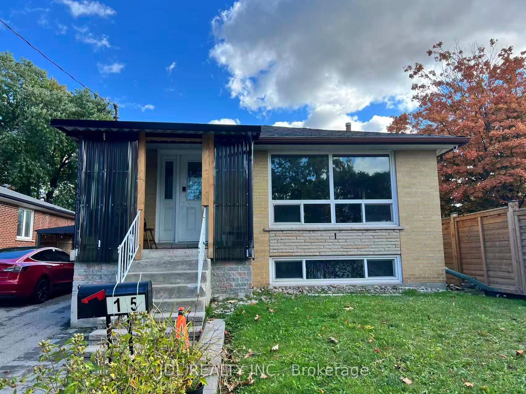 15 Summerglade Drive, Malvern West, Toronto 