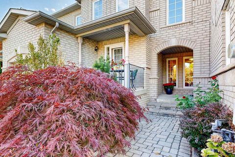 Photo 2 at 29 Peninsula Crescent, Rouge Woods, Richmond Hill