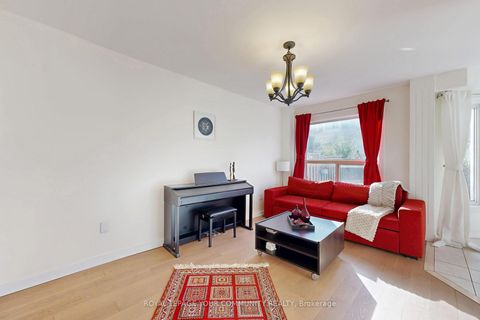 Photo 11 at 29 Peninsula Crescent, Rouge Woods, Richmond Hill