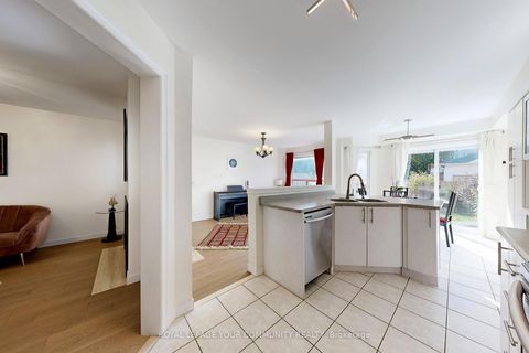 Photo 16 at 29 Peninsula Crescent, Rouge Woods, Richmond Hill