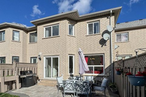 Photo 40 at 29 Peninsula Crescent, Rouge Woods, Richmond Hill