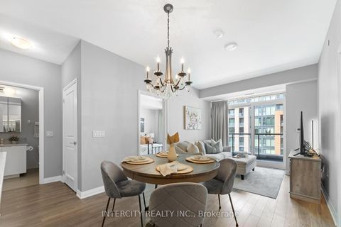 Photo 8 at 627 - 99 Eagle Rock Way, Maple, Vaughan