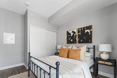 Photo 17 at 627 - 99 Eagle Rock Way, Maple, Vaughan