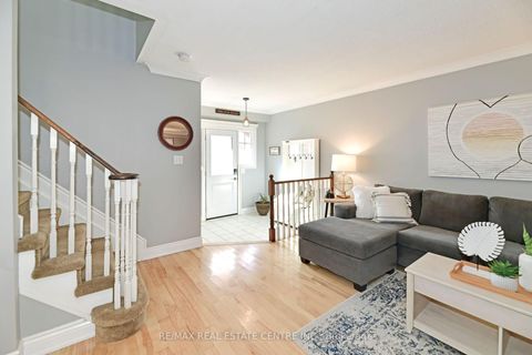 Photo 3 at 135 Trewin Lane, Bowmanville, Clarington