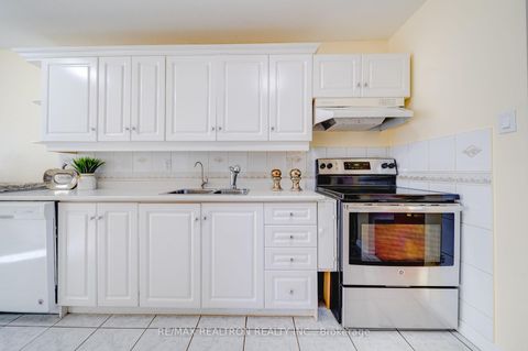 Photo 9 at 699 Jackson Court, Leslie Valley, Newmarket