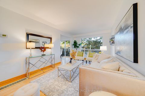 Photo 14 at 699 Jackson Court, Leslie Valley, Newmarket