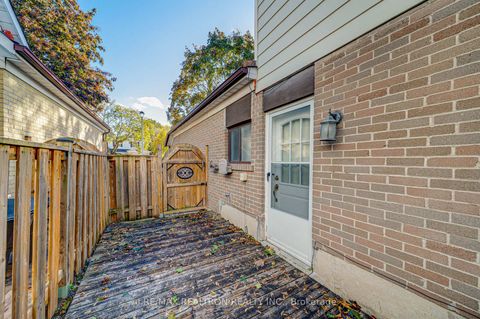 Photo 37 at 699 Jackson Court, Leslie Valley, Newmarket