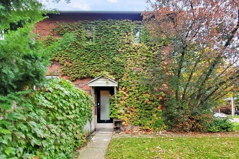 Photo 3 at 155 Parkhurst Boulevard, Leaside, Toronto